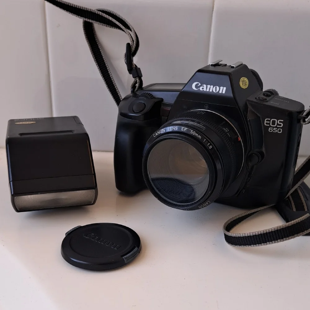 Canon EOS 650 Black Camera with Lens and Flash